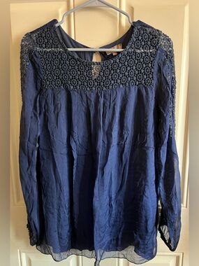 Carla Conti Crochet and Silk Navy Flowy Blouse -Size large